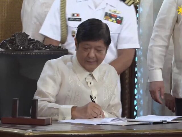 https://www.tripleiconsulting.com/wp-content/uploads/2023/07/marcos-signing-640x480.jpg